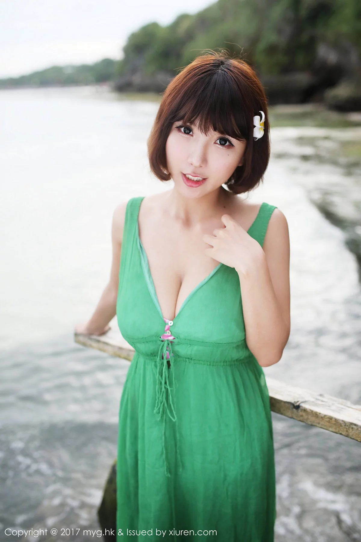 ytw9.com[MyGirl美媛馆]Vol.267_嫩模晓茜sunny海边脱长裙波点式比基尼秀傲人美胸写真76P