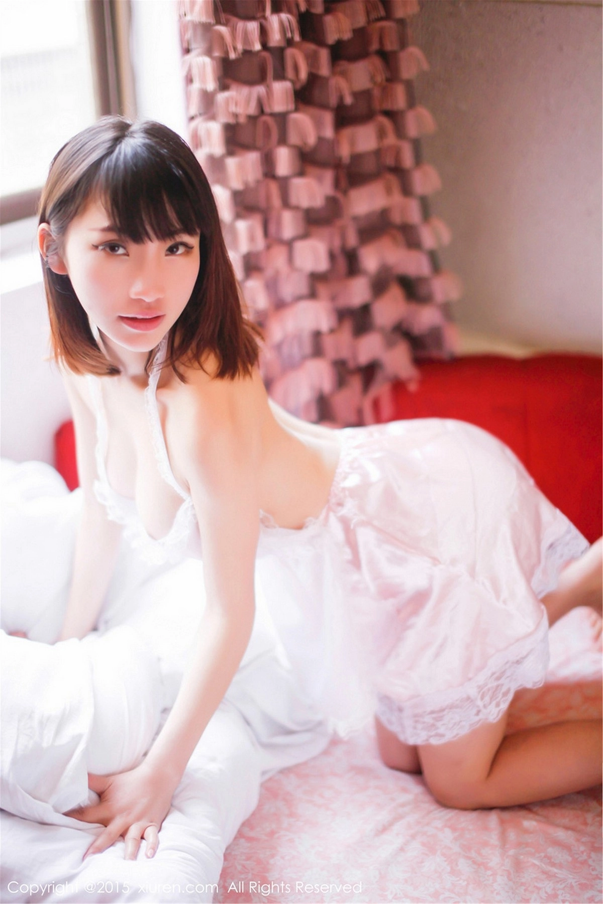 ytw9.com[XiuRen秀人网]No.270_嫩模颜浅浅Cindy白色吊带睡裙真空露美乳撩人诱惑写真52P