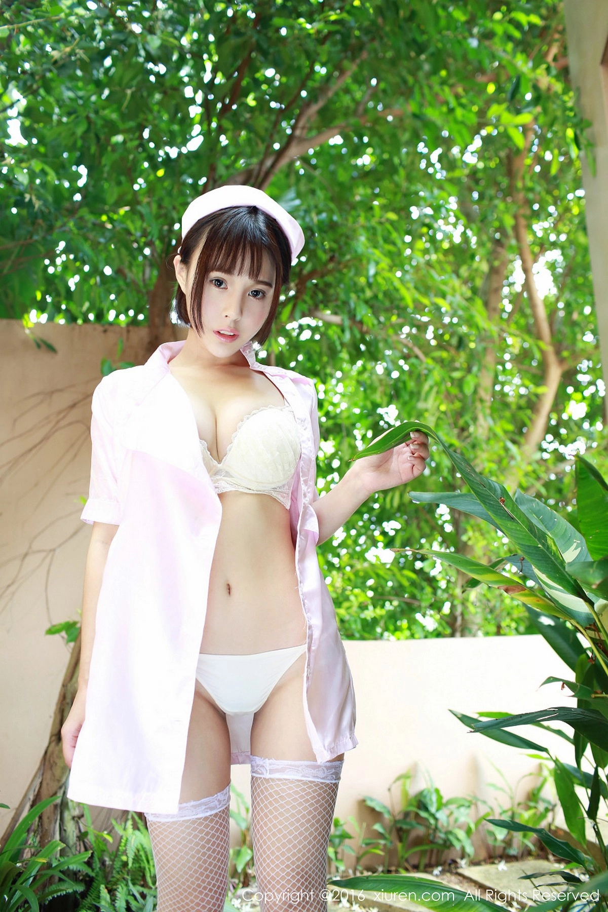 ytw9.com[XiuRen秀人网]No.474_嫩模Evelyn艾莉苏梅岛旅拍小护士白色网袜制服诱惑写真50P
