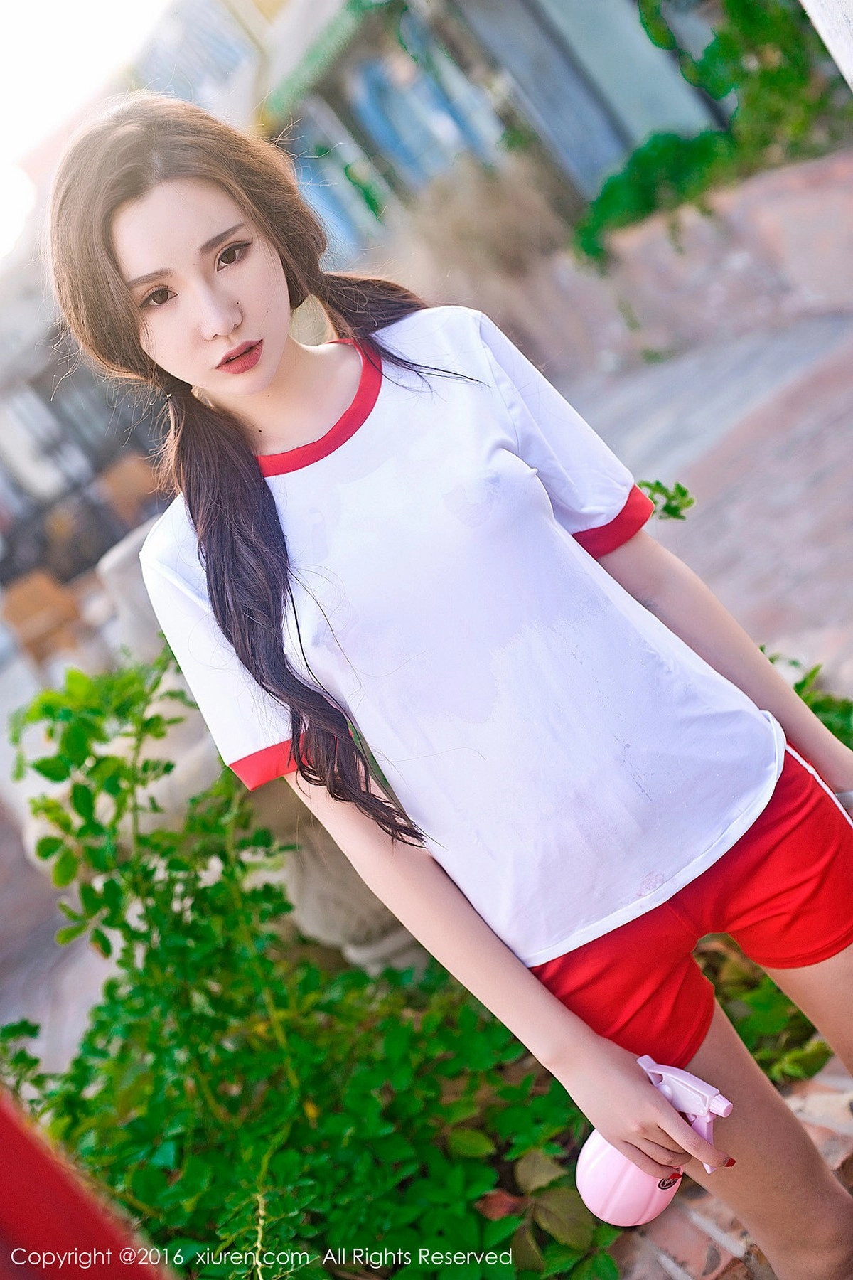 ytw9.com[XiuRen秀人网]No.669_嫩模萌琪琪Irene吊带薄纱睡裙透视秀美乳完美身材诱惑写真72P
