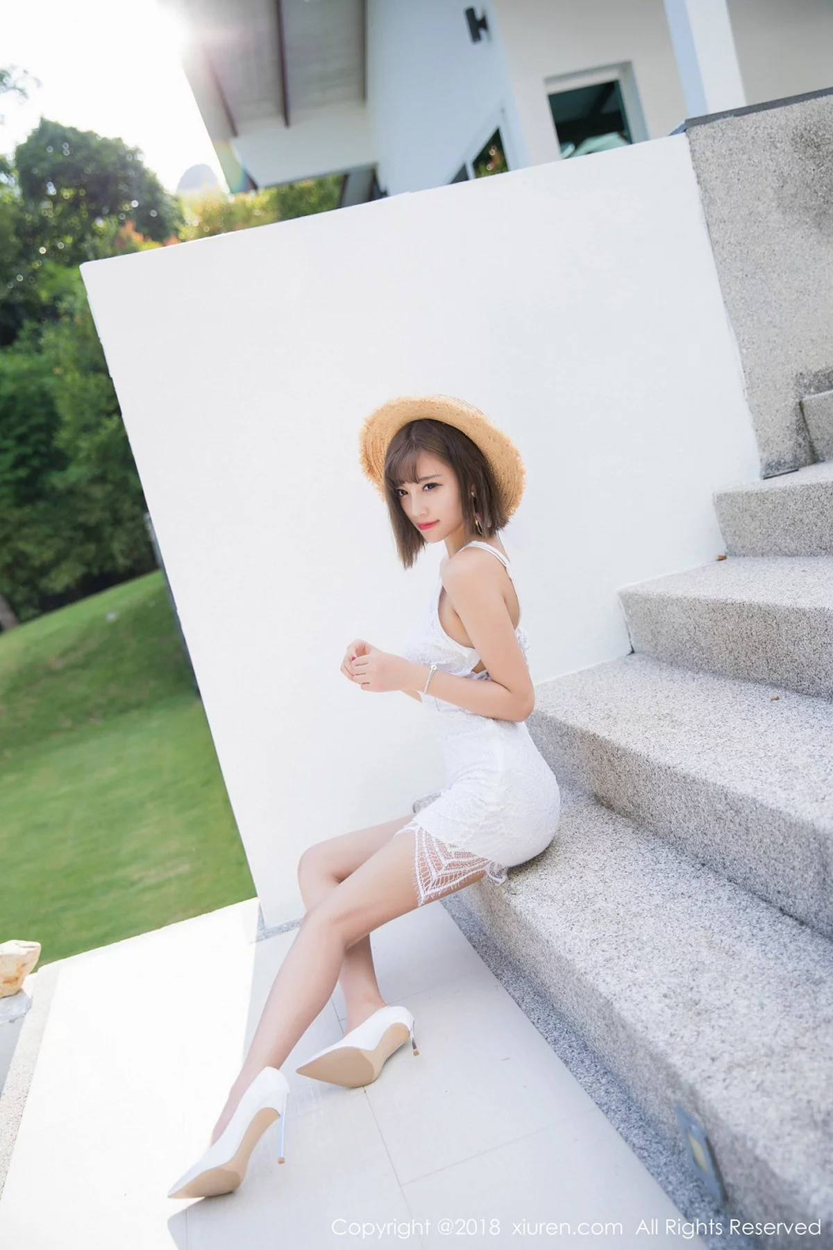 ytw9.com[XiuRen秀人网]No.993_甜美女神杨晨晨sugar甲米旅拍粉色旗袍泳池里湿身诱惑写真50P