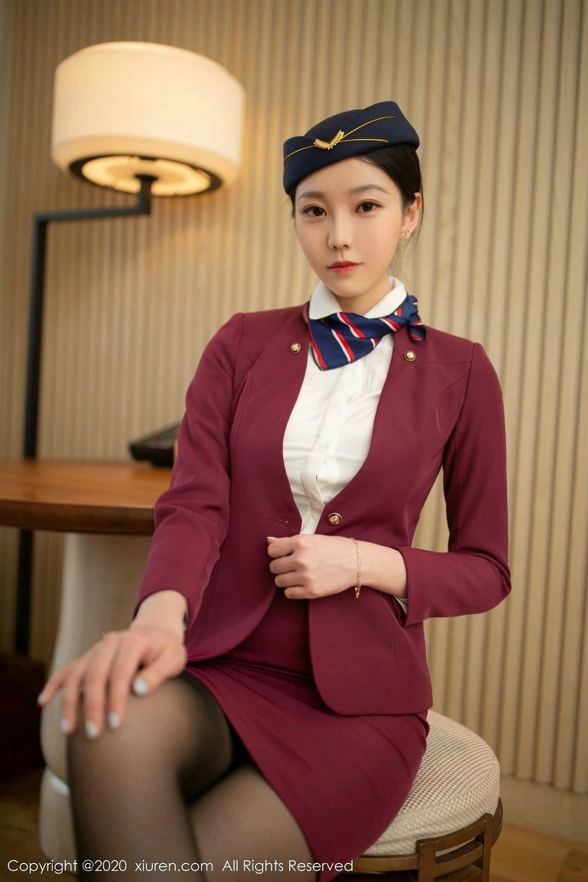 ytw9.com[XiuRen秀人网]No.2161_嫩模安然Maleah空乘制服主题私房床上半脱露红色内衣完美诱惑写真86P