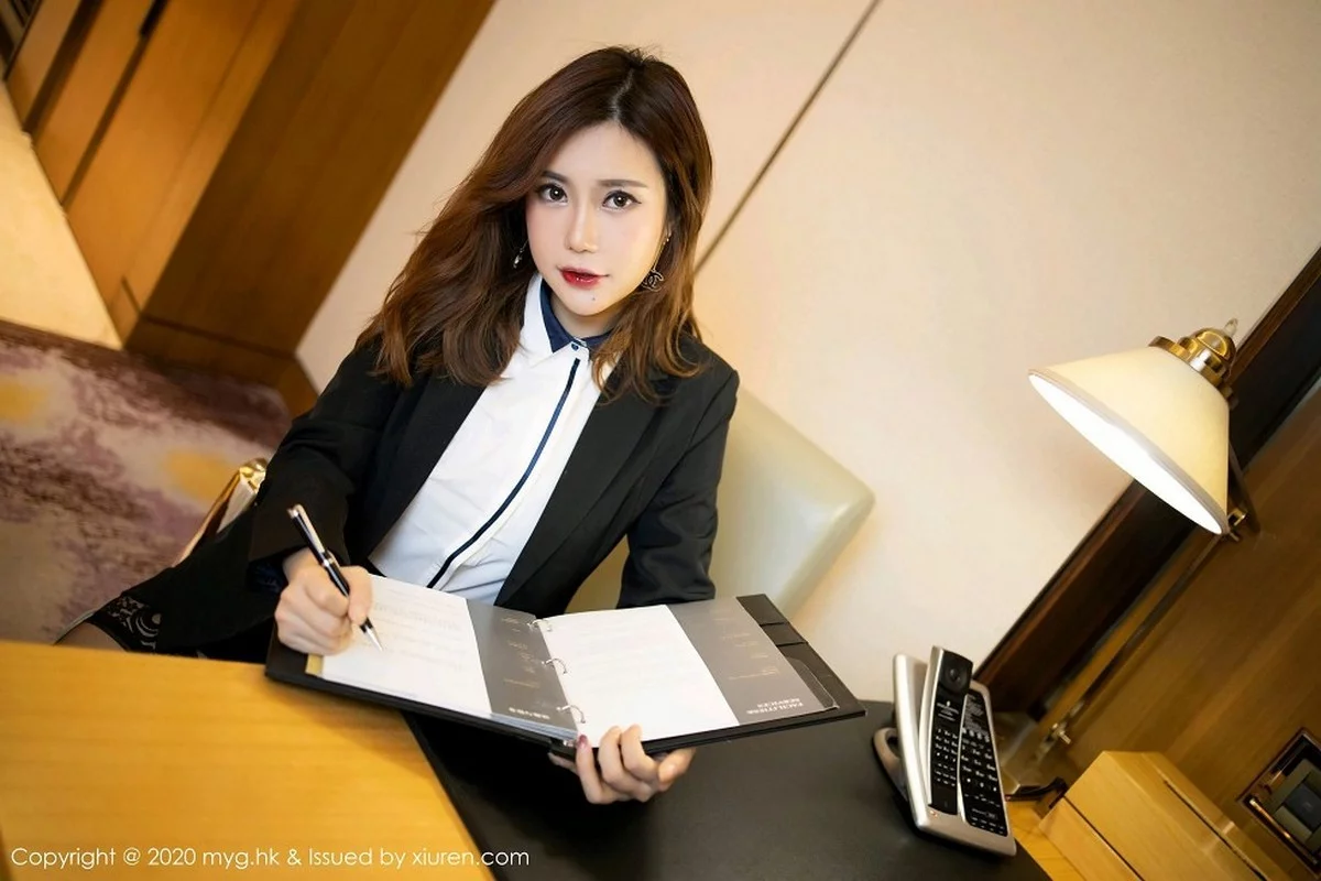 ytw9.com[MyGirl美媛馆]Vol.469_女神绮里嘉ula职场秘书OL主题半脱露性感内衣完美诱惑写真73P
