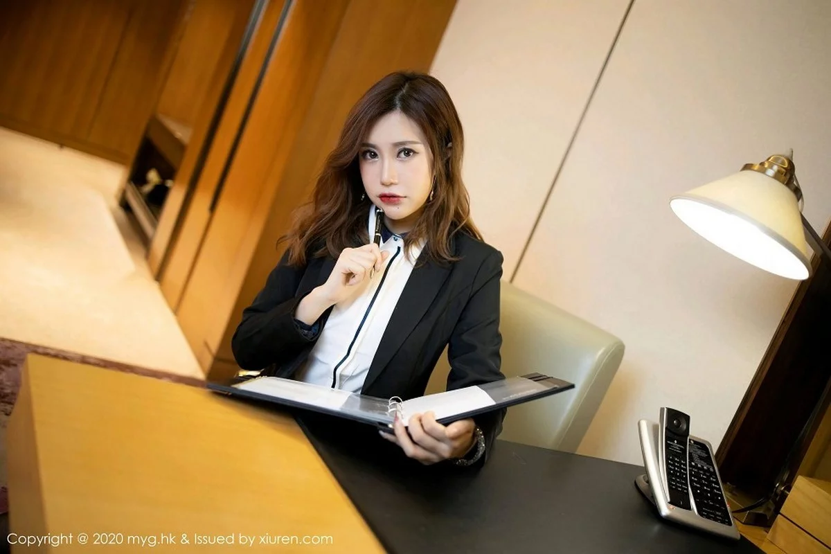 ytw9.com[MyGirl美媛馆]Vol.469_女神绮里嘉ula职场秘书OL主题半脱露性感内衣完美诱惑写真73P