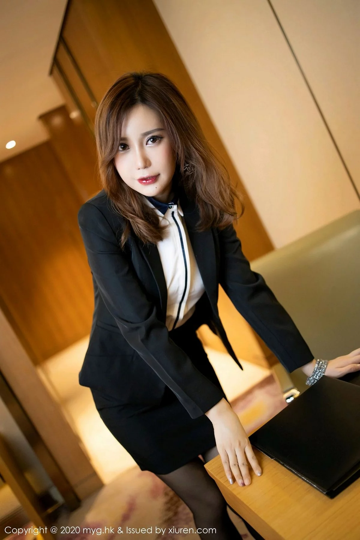 ytw9.com[MyGirl美媛馆]Vol.469_女神绮里嘉ula职场秘书OL主题半脱露性感内衣完美诱惑写真73P