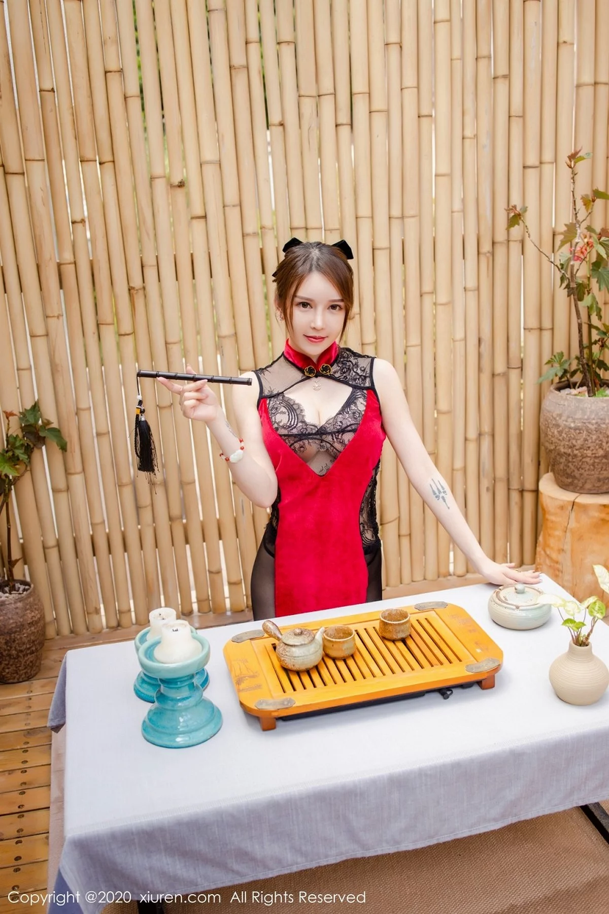 ytw9.com[XiuRen秀人网]No.2499_嫩模玉兔miki大理旅拍私房古韵旗袍配开档黑丝裤袜极致魅惑写真35P
