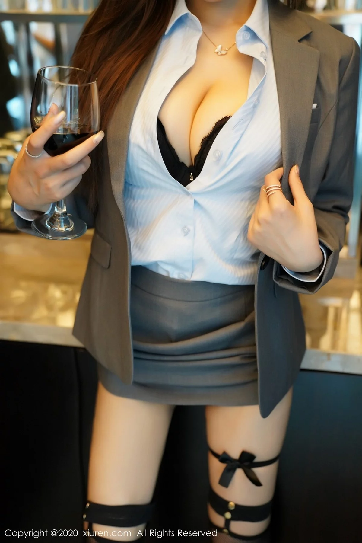 ytw9.com[XiuRen秀人网]No.2638_嫩模周井空职场秘书OL制服主题半撩露吊带黑丝极致魅惑写真51P