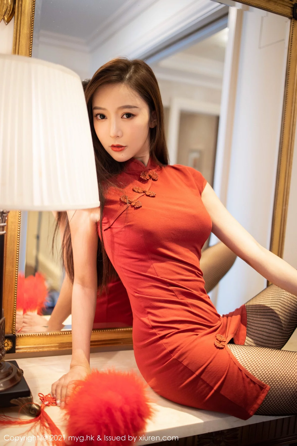 ytw9.com[MyGirl美媛馆]Vol.498_女神王馨瑶yanni私房古韵旗袍配黑丝渔网秀翘臀诱惑写真56P