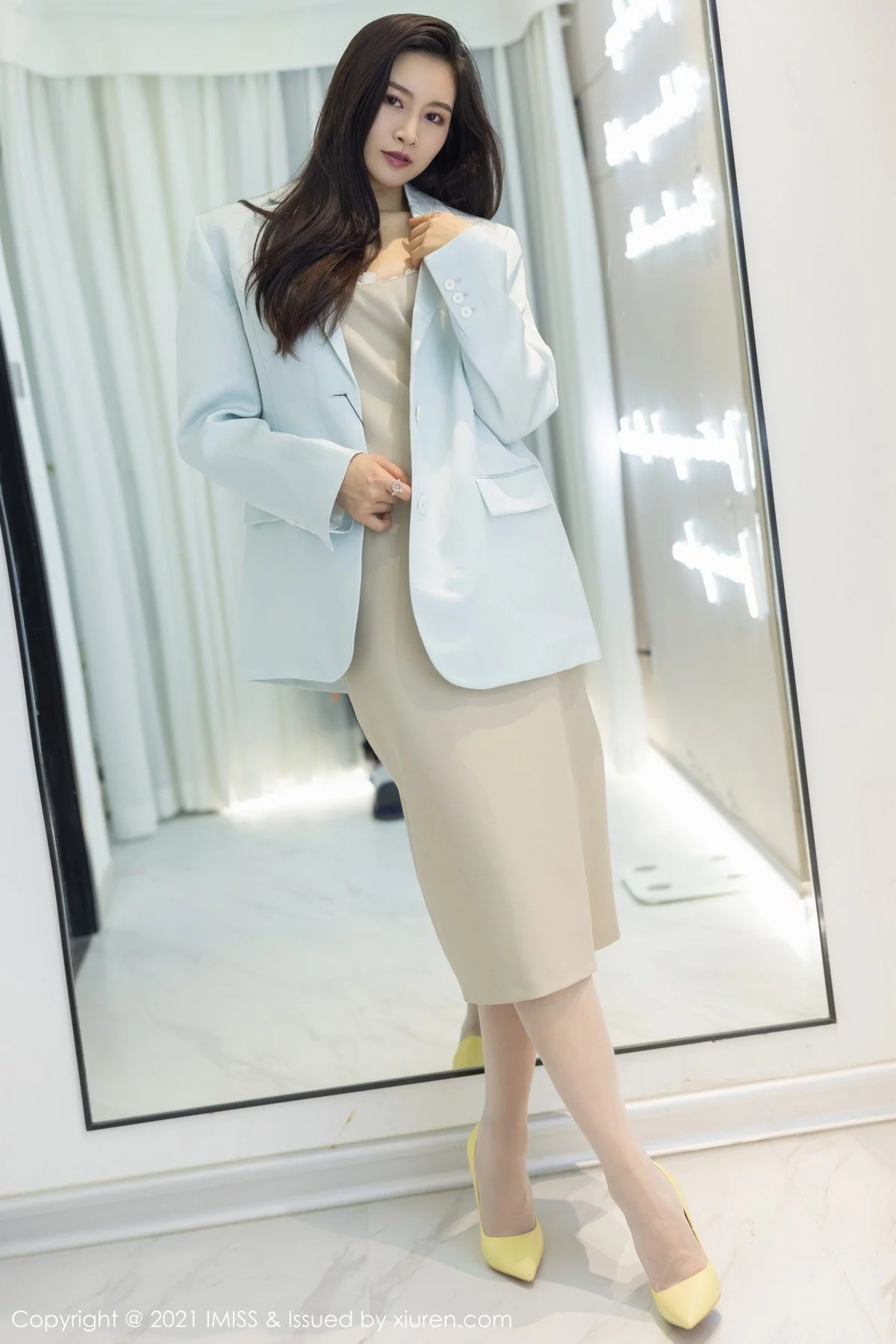 ytw9.com[IMISS爱蜜社]Vol.601_气质美女Vanessa私房碎花蕾丝内衣配蕾丝吊袜极致魅惑写真53P