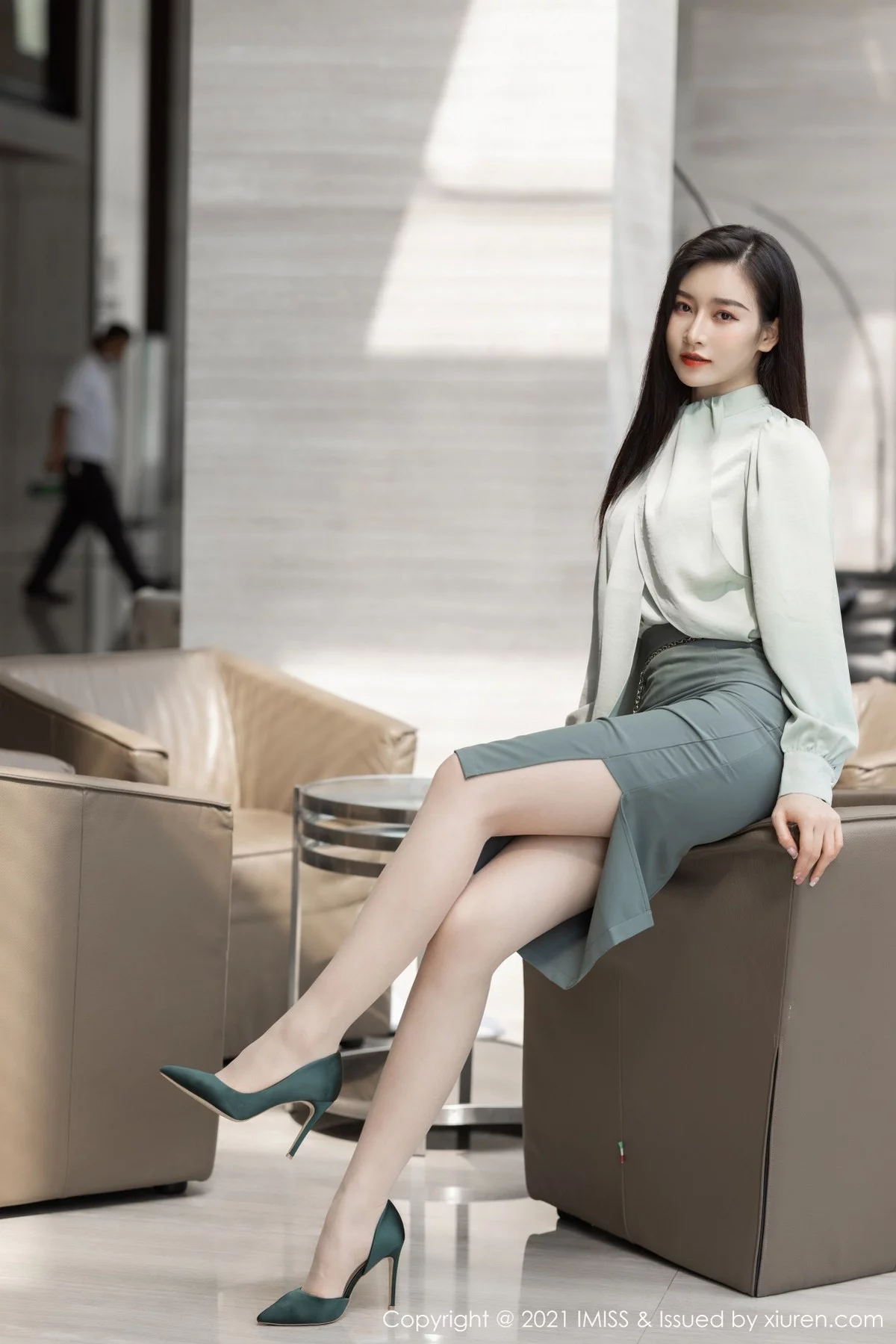 ytw9.com[IMISS爱蜜社]Vol.617_气质美女Vanessa床上脱优雅服饰露性感白色内衣迷人诱惑写真62P