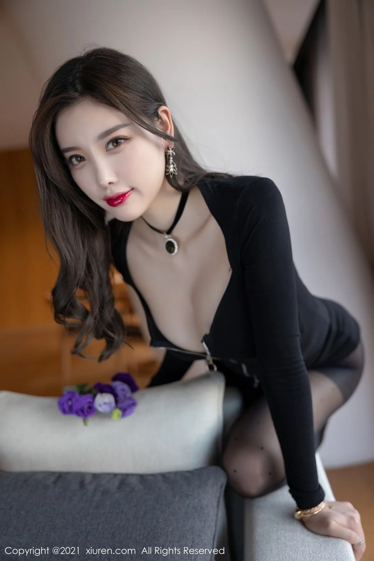 ytw9.com[XiuRen秀人网]No.3878_女神杨晨晨Yome黑色连身裙配超薄黑丝裤袜秀完美身材诱惑写真87P