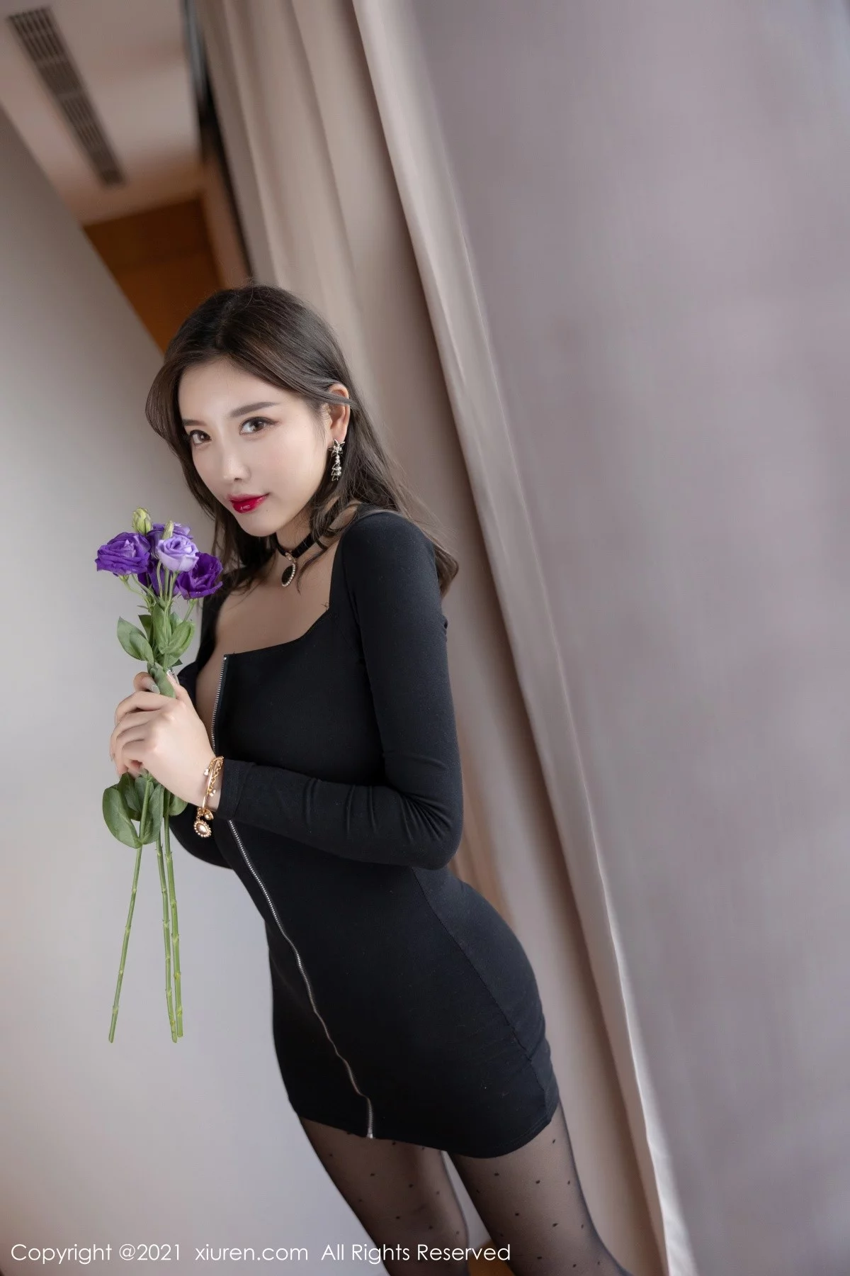 ytw9.com[XiuRen秀人网]No.3878_女神杨晨晨Yome黑色连身裙配超薄黑丝裤袜秀完美身材诱惑写真87P