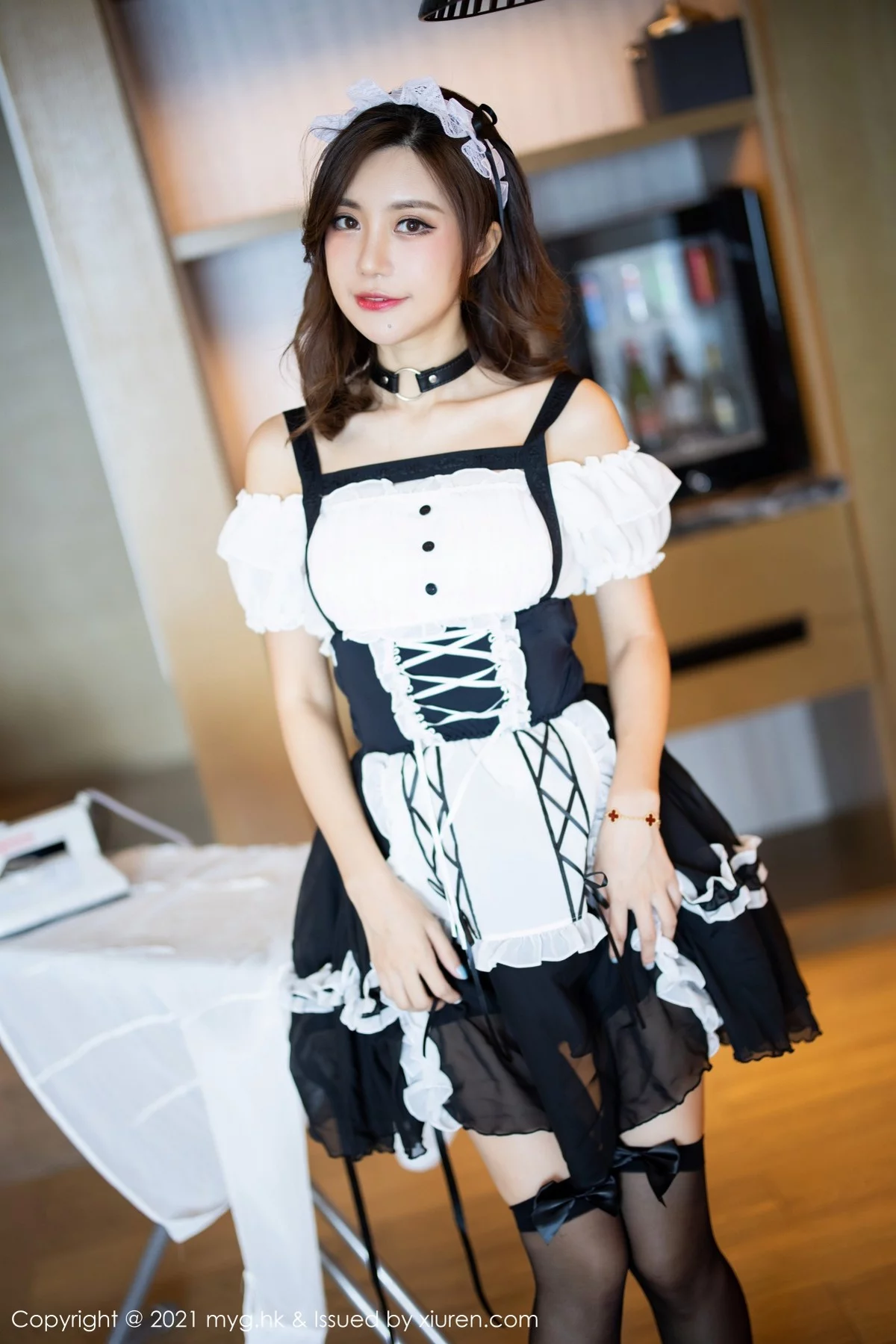 ytw9.com[MyGirl美媛馆]Vol.588_女神绮里嘉Carina杭州旅拍女仆制服主题半脱秀完美身材诱惑写真81P