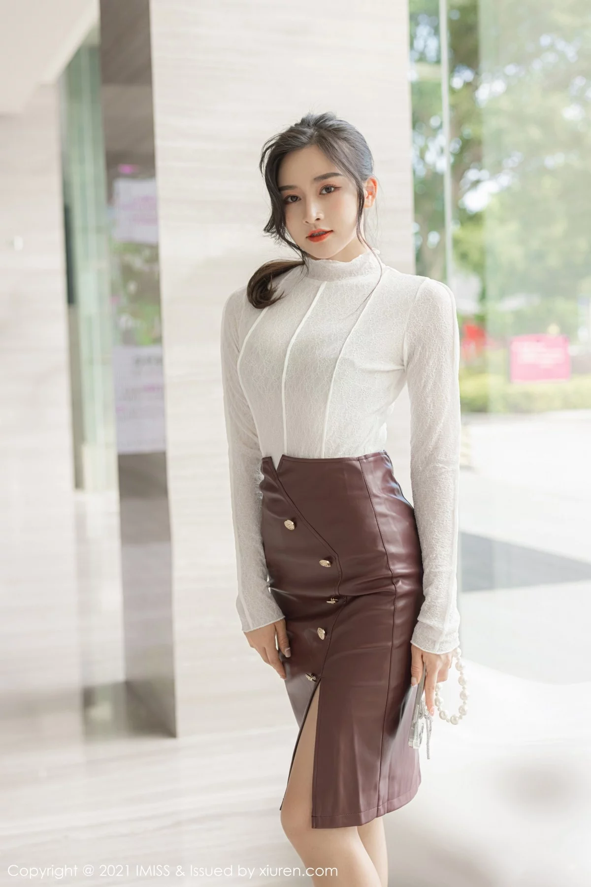 ytw9.com[IMISS爱蜜社]Vol.630_气质美女Vanessa私房半脱露性感透视内衣秀完美身材诱惑写真67P