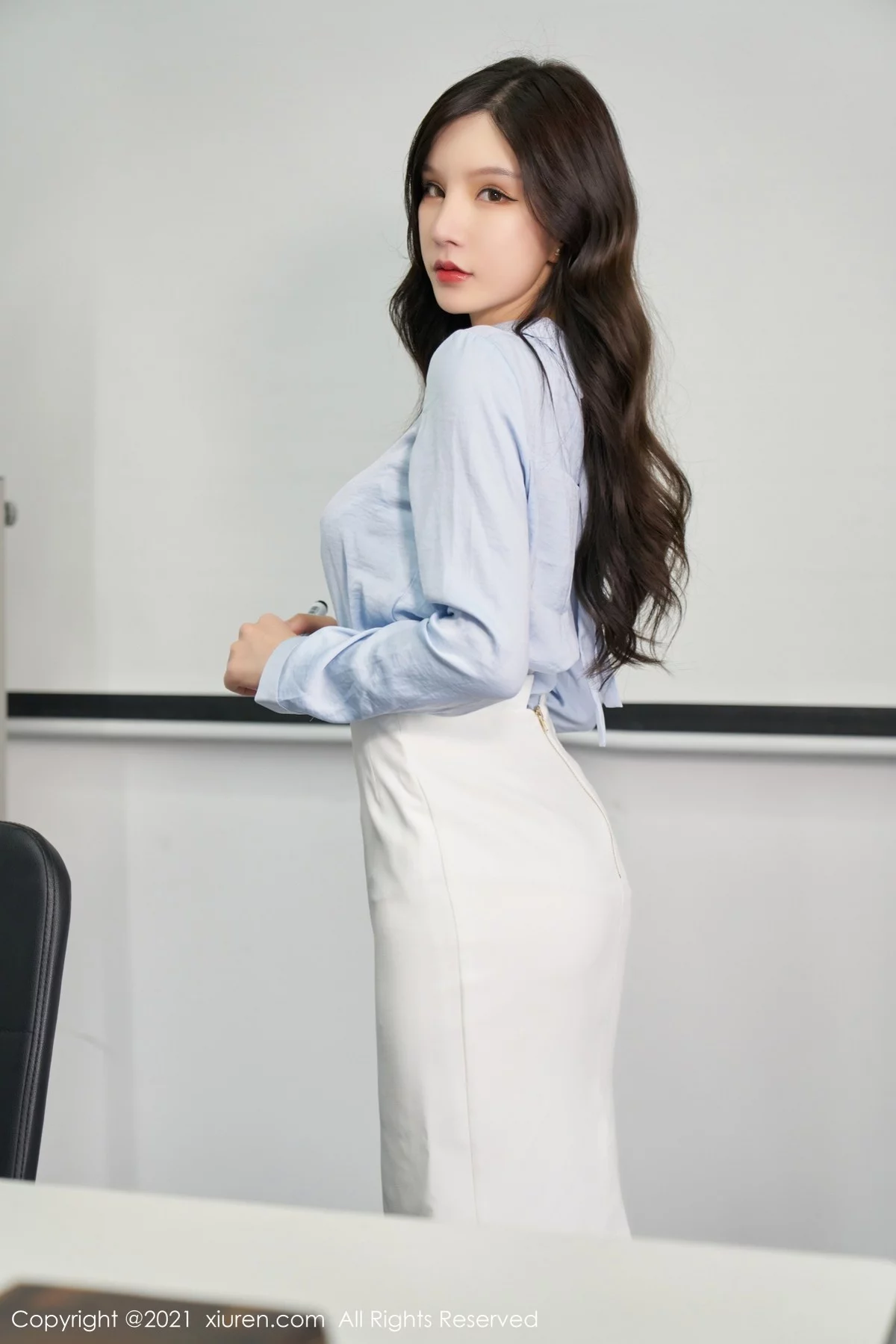 ytw9.com[XiuRen秀人网]No.4122_女神周于希Sandy浅蓝衬衫配白色短裙半脱秀完美身材诱惑写真68P