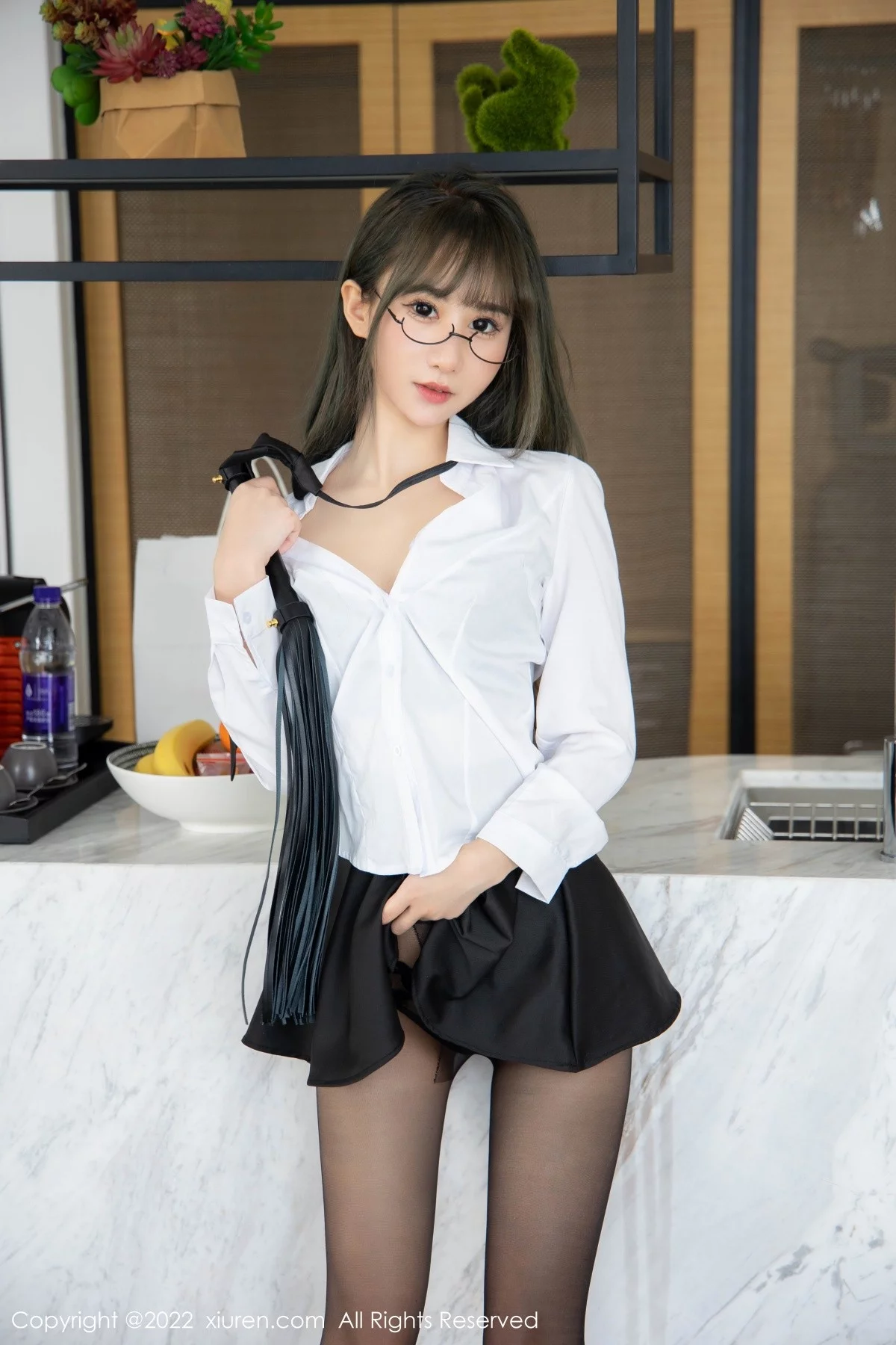 ytw9.com[XiuRen秀人网]No.4789_女神小果冻儿性感白色T恤配黑短裙半脱露蕾丝内衣极致魅惑写真71P