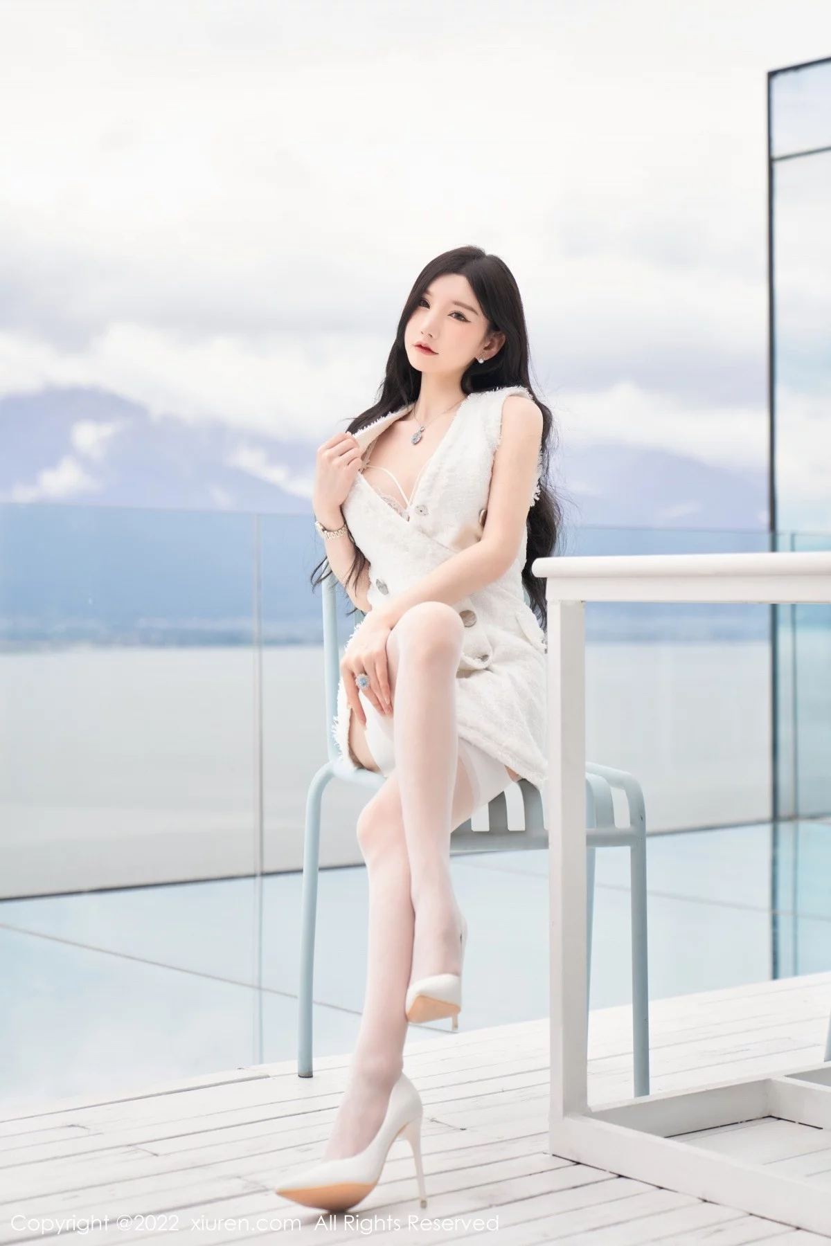 Xrmnw.Com[XiuRen秀人网]No.5418_女神周于希Sally心愿旅拍脱白色外衣露白色蕾丝内衣诱惑写真73P