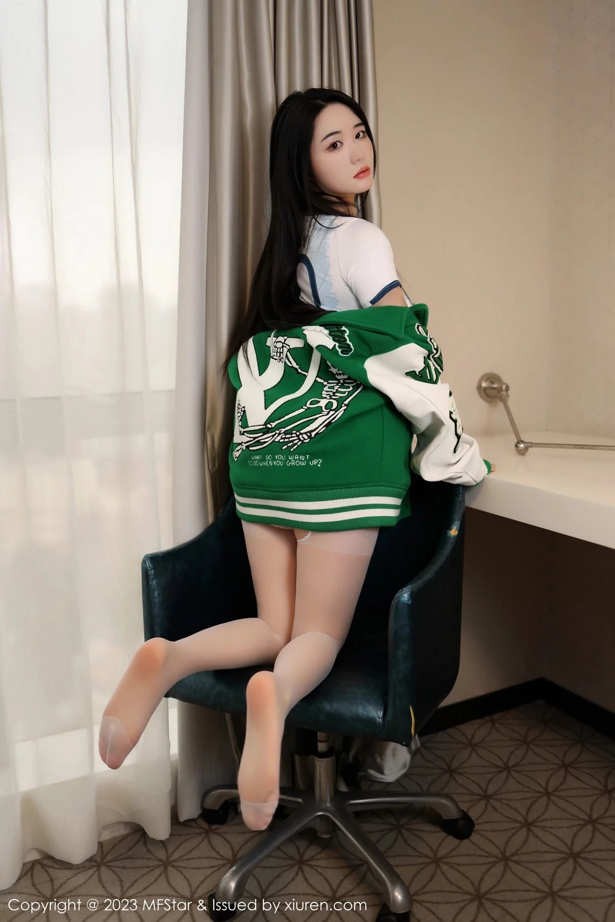 Xrmnw.Vip_汐汐爱吃草莓_写真