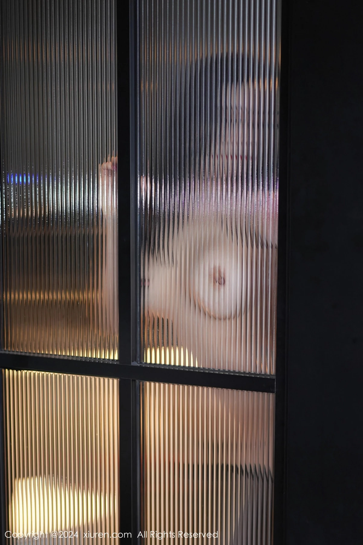Xrmnw.Com[XiuRen秀人网]No.8543_模特心妍小公主性感紫灰色吊带短裙配黑丝袜秀丰满身材诱惑写真61P